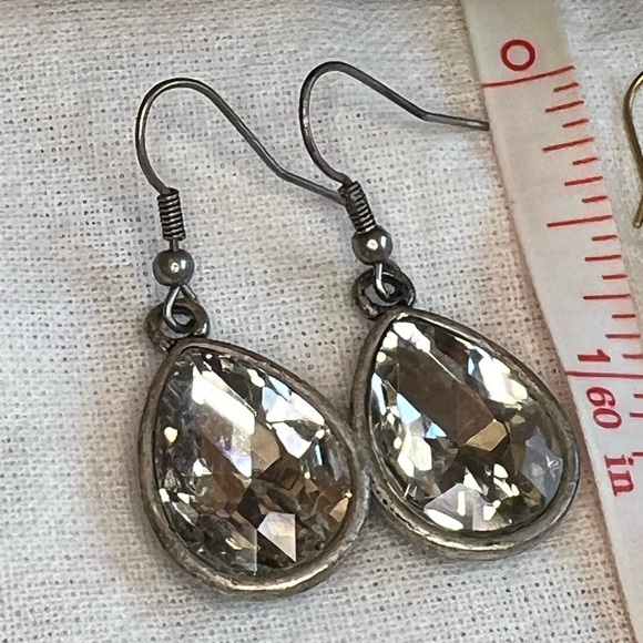 Set of two drop earrings that shine! - Picture 4 of 5